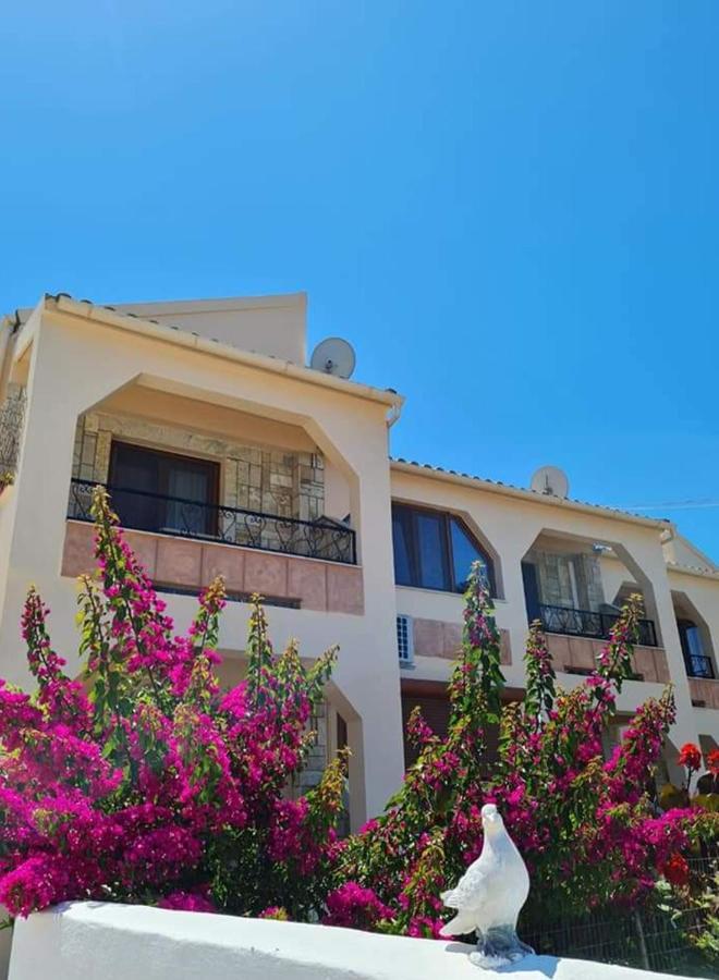 Loukia's And Appartamento Paramonas (Corfu)