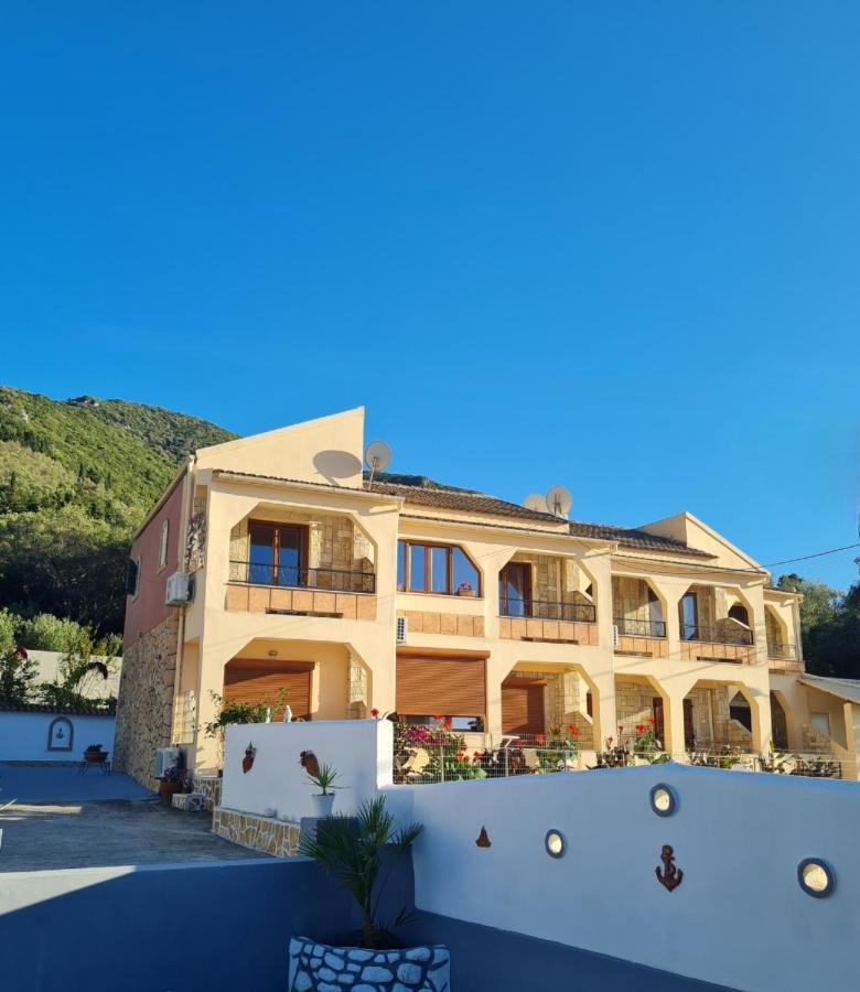 Loukia's And Appartamento Paramonas (Corfu)
