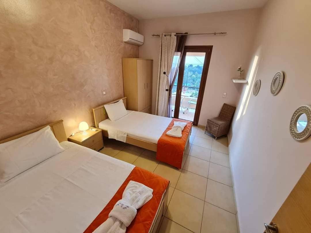 Apartment Loukia's And Paramonas (Corfu)